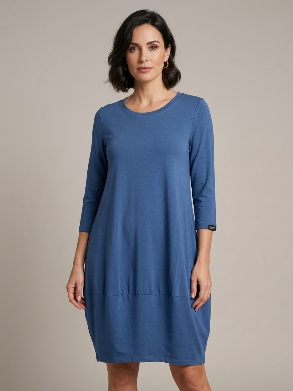 Relaxed Blue Midi Dress with Three-Quarter Sleeves